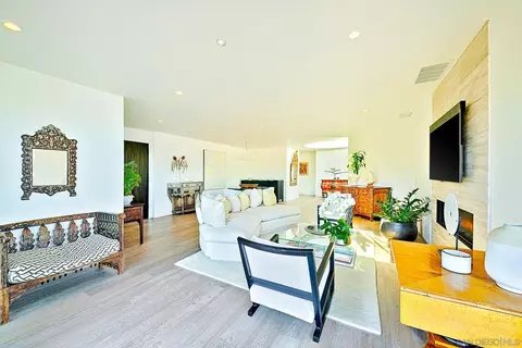 Living - 231 Bonair St, La Jolla, CA 92037 photo 6 of 10