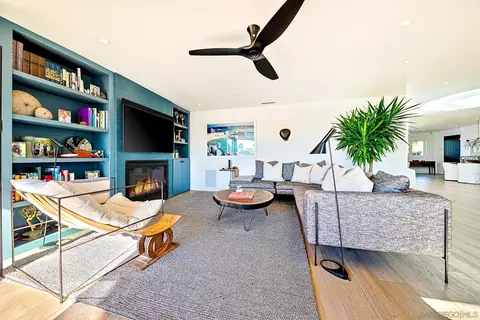 Living - 231 Bonair St, La Jolla, CA 92037 photo 9 of 10