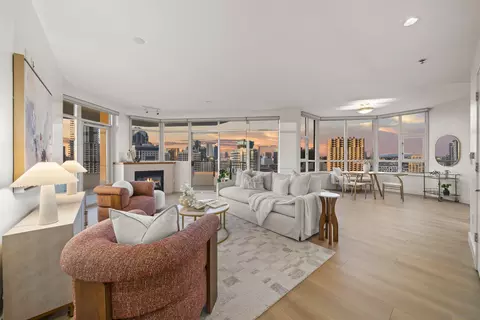 700 W W Hbr #2501, San Diego, CA 92101
