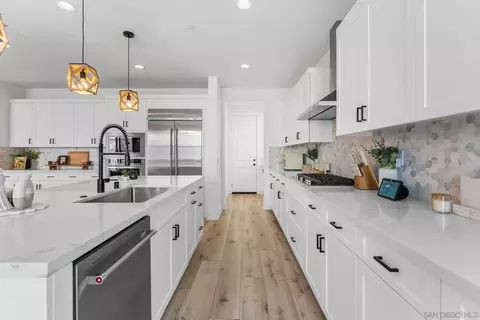 Kitchen - 1567 Corte Botanicas, Chula Vista, CA 91913 photo 3 of 3