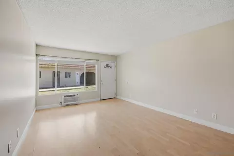 Living - 2012 E Mission Ave #11, Escondido, CA 92027 photo 3 of 4