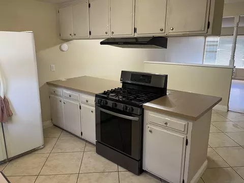 2012 E Mission Ave #11, Escondido, CA 92027
