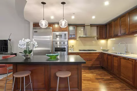 1325 Pacific Hwy #2704, San Diego, CA 92101
