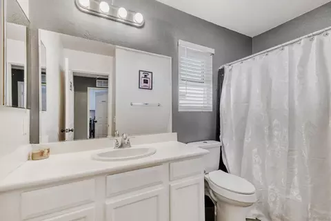 Bath - 39230 Devotion Ln, Murrieta, CA 92563 photo 3 of 3