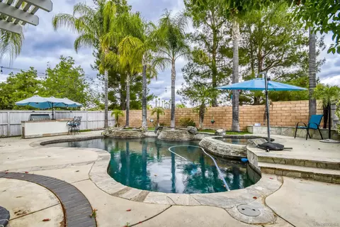 Exterior - 39230 Devotion Ln, Murrieta, CA 92563 photo 5 of 8