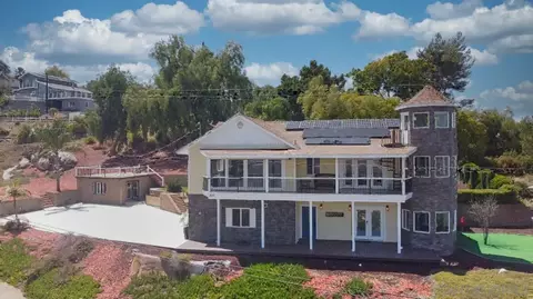 205 Highline Trl, El Cajon, CA 92021