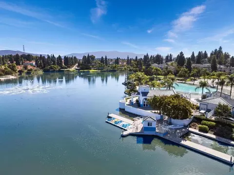 View/Area - 761 Brookstone #102, Chula Vista, CA 91913 photo 2 of 5