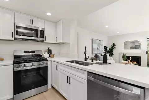 Kitchen - 761 Brookstone #102, Chula Vista, CA 91913 photo 1 of 4