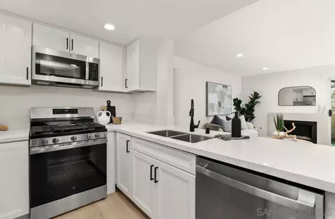 Kitchen - 761 Brookstone #102, Chula Vista, CA 91913 photo 4 of 4
