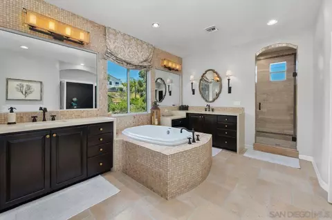 Bath - 12113 Travertine Ct, Poway, CA 92064 photo 2 of 5