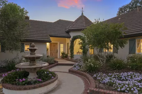 5 Country Gln, Fallbrook, CA 92028