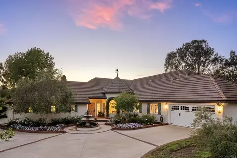Exterior - 5 Country Gln, Fallbrook, CA 92028 photo 9 of 10
