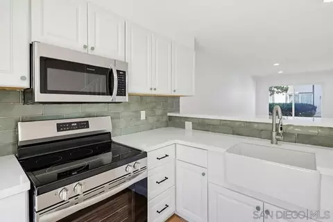 Kitchen - 10347 Carefree Dr, Santee, CA 92071 photo 7 of 11