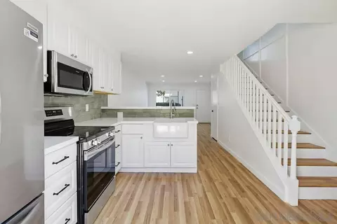 Kitchen - 10347 Carefree Dr, Santee, CA 92071 photo 10 of 11