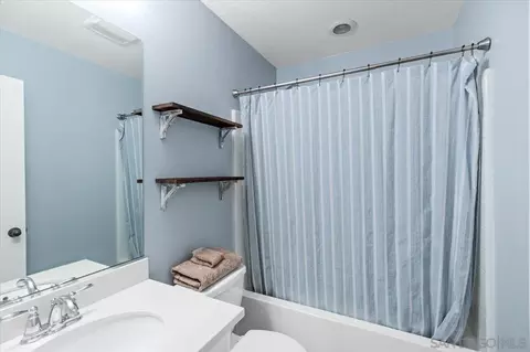 Bath - 5599 Chincoteague Ct, Oceanside, CA 92057 photo 1 of 4