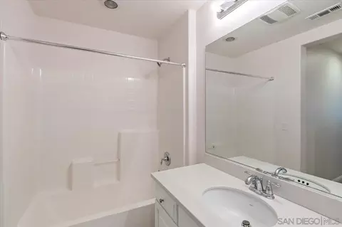 Bath - 5599 Chincoteague Ct, Oceanside, CA 92057 photo 3 of 4