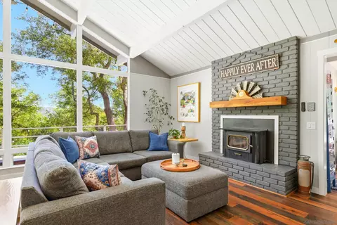 Living - 3076 Pera Alta Dr, Julian, CA 92036 photo 4 of 4