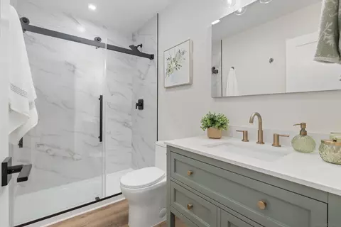 Bath - 3824 Orange Way, Oceanside, CA 92057 photo 2 of 3