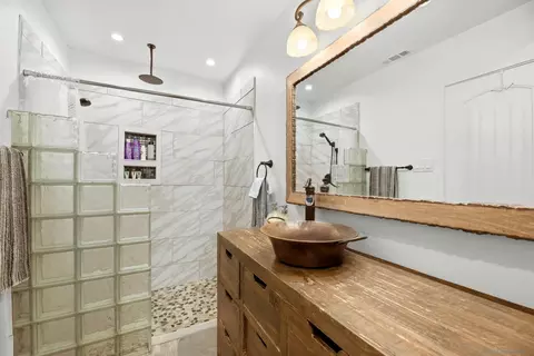 Bath - 4010 Imperial Dr, Julian, CA 92036 photo 5 of 5