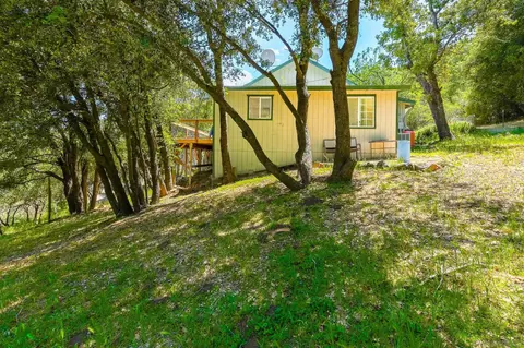 Exterior - 4010 Imperial Dr, Julian, CA 92036 photo 10 of 14