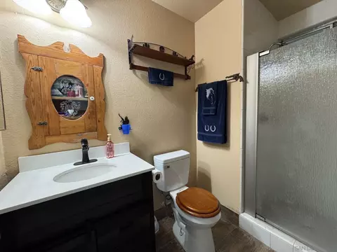Bath - 12706 Julian Ave, Lakeside, CA 92040 photo 2 of 2