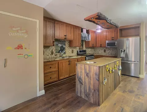 Kitchen - 12706 Julian Ave, Lakeside, CA 92040 photo 2 of 4