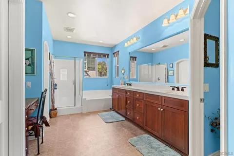 Bath - 1268 Bellingham Dr, Oceanside, CA 92057 photo 3 of 7