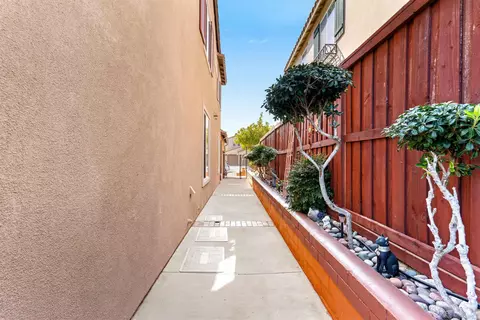 Exterior - 1268 Bellingham Dr, Oceanside, CA 92057 photo 5 of 9