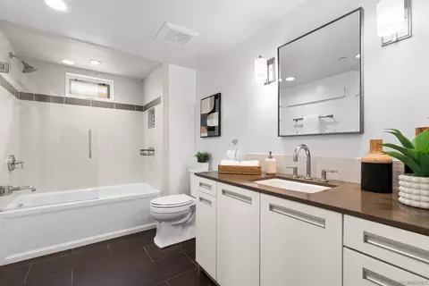 Bath - 215 2nd St #101, Encinitas, CA 92024 photo 1 of 2