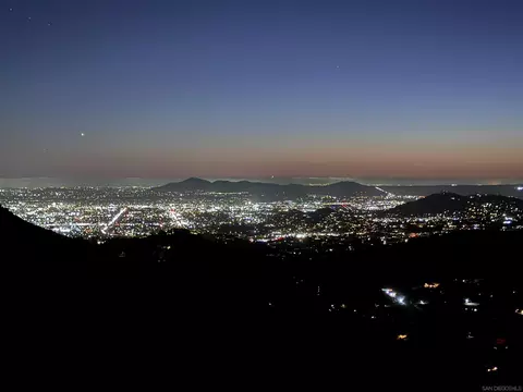 800 Alta Ln, El Cajon, CA 92021