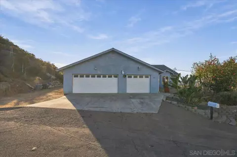 800 Alta Ln, El Cajon, CA 92021
