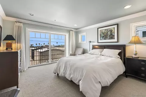 Bedroom - 7718 Ivanhoe, La Jolla, CA 92037 photo 2 of 3