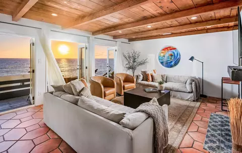629 Fourth St, Encinitas, CA 92024 photo 3