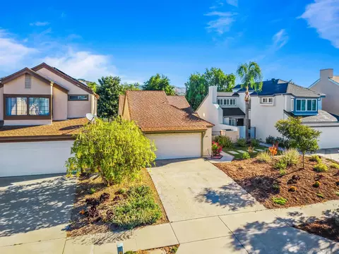 View/Area - 906 Sendero Ave, Escondido, CA 92026 photo 3 of 14