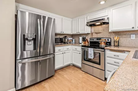 Kitchen - 906 Sendero Ave, Escondido, CA 92026 photo 2 of 4