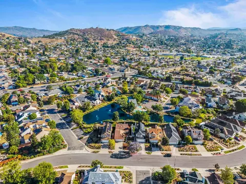 View/Area - 906 Sendero Ave, Escondido, CA 92026 photo 13 of 14