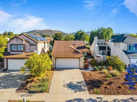 View/Area - 906 Sendero Ave, Escondido, CA 92026 photo 4 of 14