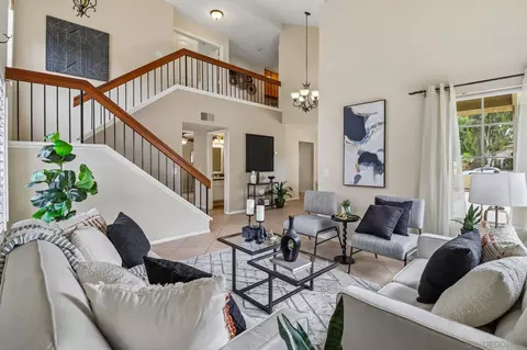 Living - 669 Rue Le Blanc, Chula Vista, CA 91913 photo 3 of 7