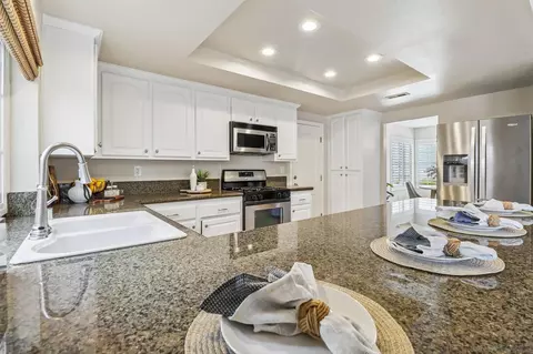 Kitchen - 669 Rue Le Blanc, Chula Vista, CA 91913 photo 7 of 7