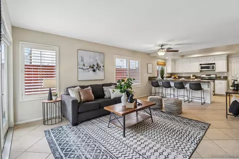 Living - 669 Rue Le Blanc, Chula Vista, CA 91913 photo 4 of 7