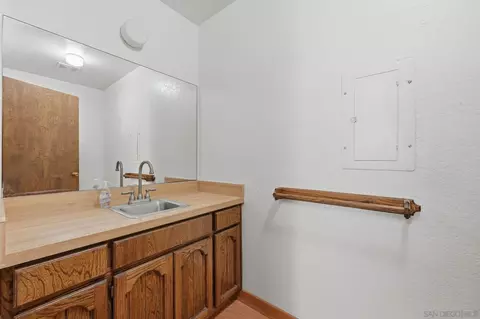 Bath - 19525 Casner Rd, Ramona, CA 92065 photo 5 of 5