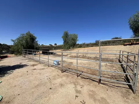 Exterior - 19987 Sunset Oaks Dr, Ramona, CA 92065 photo 7 of 12