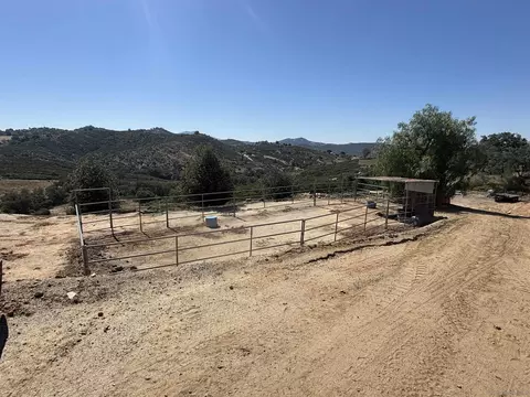 Exterior - 19987 Sunset Oaks Dr, Ramona, CA 92065 photo 6 of 12