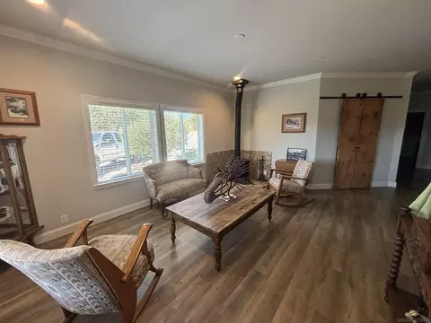 Living - 19987 Sunset Oaks Dr, Ramona, CA 92065 photo 3 of 4