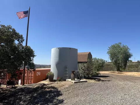 Exterior - 19987 Sunset Oaks Dr, Ramona, CA 92065 photo 2 of 12