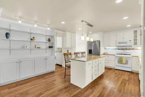 Kitchen - 275 S Worthington #SPC 55, Spring Valley, CA 91977 photo 1 of 8