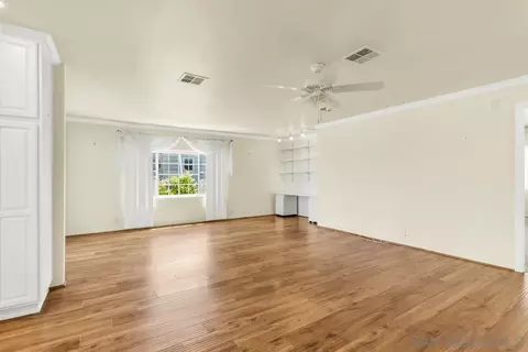 Living - 275 S Worthington #SPC 55, Spring Valley, CA 91977 photo 5 of 9