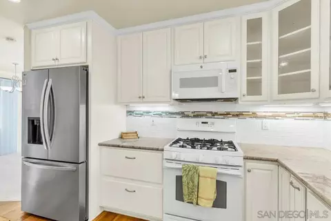 Kitchen - 275 S Worthington #SPC 55, Spring Valley, CA 91977 photo 5 of 8
