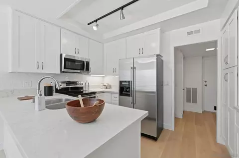 Kitchen - 8067 Caminito Mallorca, La Jolla, CA 92037 photo 2 of 4