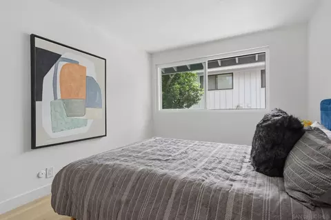 Bedroom - 8067 Caminito Mallorca, La Jolla, CA 92037 photo 6 of 10